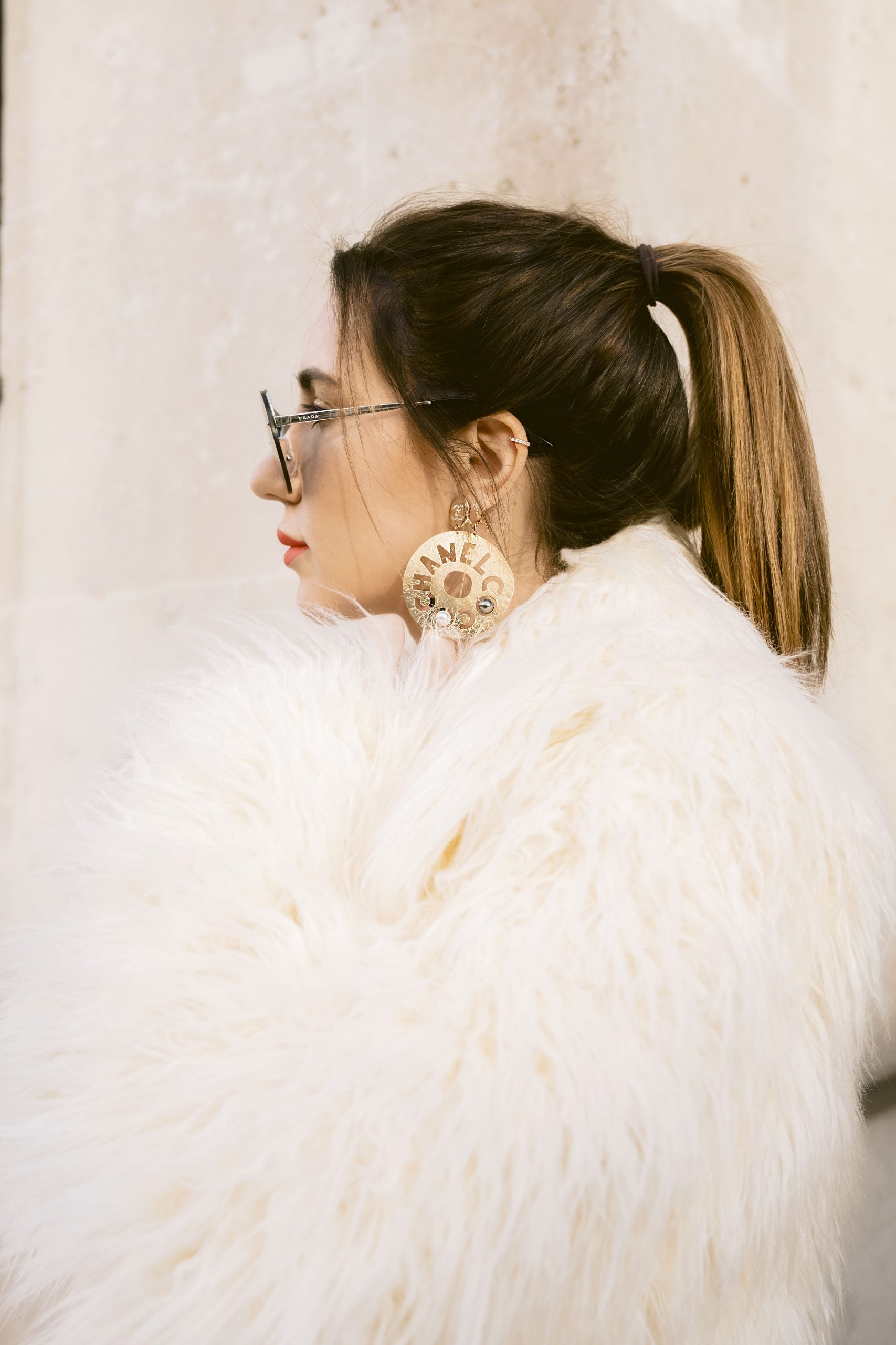 7 More Minutes. Fashion Blog. Alyona Gasimova. Paco Rabanne. Prada. Chanel earrings. Red lipstick. Spring-Summer 2020.